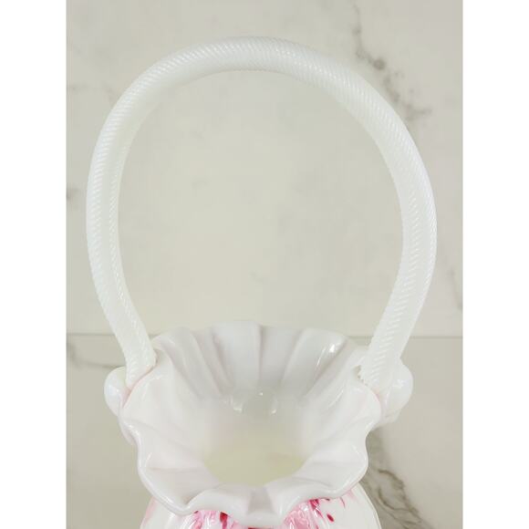 Vase Ruffled Rime w/ Face on Handle 11" Art Milk Glass Basket 80's White Pink - Picture 5 of 16